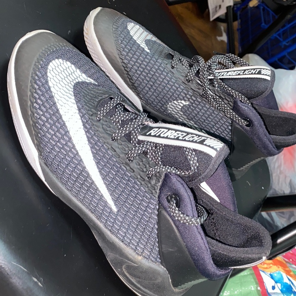 NIKE FUTURE FLIGHT SHOES